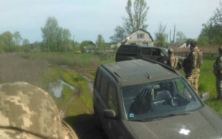 Pomôžme vojakom z Ukrajiny získať detektor mín a auto