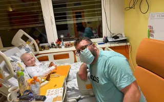 Malý bojovník Theo, ktorý nestráca úsmev: Darujme chlapcovi šancu na život.