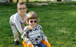 Pomôžte súrodencom pripraviť sa na bežný život