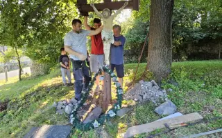 Pomôžte mám odkryť históriu ruín stredovekého kostolíka v našej obci