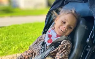 Dve sestry, dva osudy. Pomôžte 10-ročnej Nadji postaviť sa na vlastné nohy. Dve sestry, dva osudy. Pomôžte 10-ročnej Nadji postaviť sa na vlastné nohy.