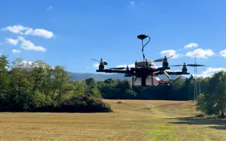 Pomôžte chrániť polia: vyrobím dron, ktorý bude v noci strážiť sám
