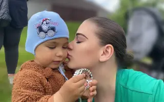 Darujme nový začiatok Sáre a malému Tobiaskovi