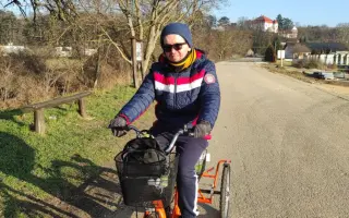 Prispejme  Ivkovi na nový trojkolesový bicykel, ktorý mu zlepší život