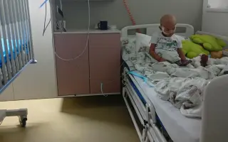 Malý Milanko bojuje s rakovinou. Pomôžme mu zvíťaziť!