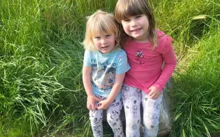 Malá Emmka potrebuje našu pomoc, aby mohla rehabilitovať