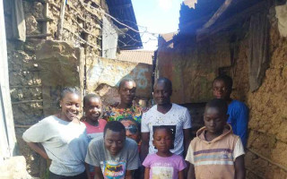 Pomôžme sa presťahovať 9-člennej rodine zo slumu v Nairobi na vidiek