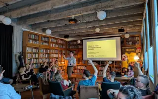 DEMDIS | Všetci kričia, nikto nepočúva. Pomôžte Slovensku znovu sa rozprávať.