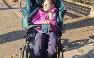 Darujme Klárke šancu žiť bez bolesti a slobodne sa hýbať