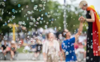 Pomôžte nám osláviť kultúru slobody na Dúhovom PRIDE Bratislava 2025