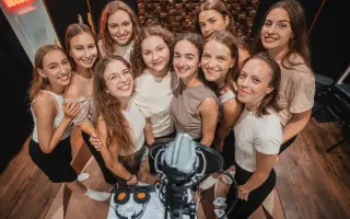 Skade sa beťári – podporte nové CD FS Ekonóm