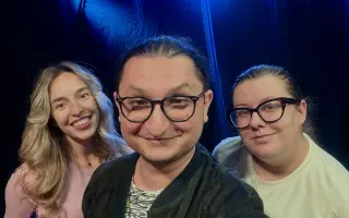 Pomôžte nám dostať Malú morskú vílu z morského dna na divadelné dosky
