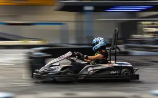 Z motokár na okruhy – pomôžte mi postaviť sa na štart