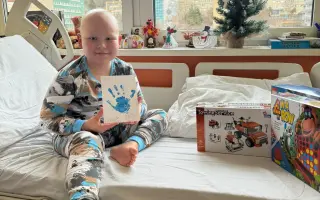 Malý bojovník Theo, ktorý nestráca úsmev: Darujme chlapcovi šancu na život.