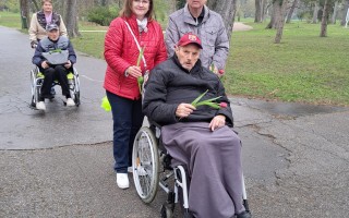 Podporte Tulipánový pochod pri príležitosti dňa Parkinsonovej choroby