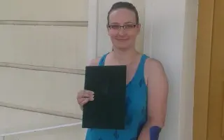 Pomôžte Lenke zlepšiť fyzické zdravie vďaka intenzívnej rehabilitácii