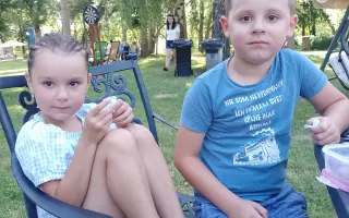 Pomôžme dvojičkám Klaudinke a Davidkovi zabezpečiť kvalitnejší život