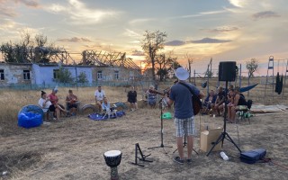 Kopa dobra fest : podporme festivaly radosti v ukrajinských dedinkách