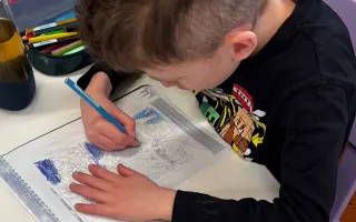 Pomôžme Tadeáškovi s autizmom pokračovať vo vzdelávaní
