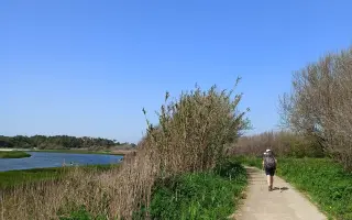 Vydajme sa s knihou Nachádzate sa tu na objavnú cestu vlastným životom.