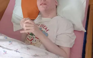 Pomôžme Rudkovi a jeho rodičom zabezpečiť špeciálne upravené auto