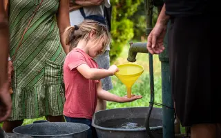 Podporte festival náhradného rodičovstva a služby pre prijaté deti a ich rodiny.