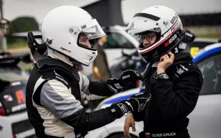 Zo simulátora za volant Formule 4 | Podporte Olivera Gmuca na jeho ceste za snom