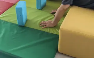Pomôžme Miškovi so svalovou dystrofiou získať prístup k rehabilitáciám