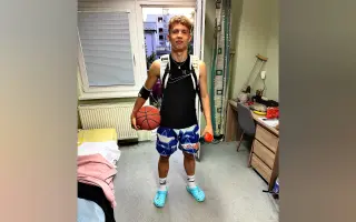 Ani operácie ma nemôžu zastaviť. Pomôž mi vrátiť sa späť do hry!
