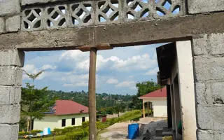 Pomohli ste vybudovať školskú kuchyňu pre deti v Ugande