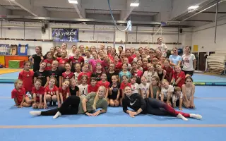 Lepšie podmienky, väčšie sny. Podporme cheerleaderky a fitnessky z UNITY ACADEMY