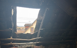 Pomôžme rodine, ktorá v požiari prišla o dcérku, zrekonštruovať strechu a podkrovie