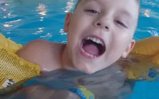 Pomôžme dvojičkám Klaudinke a Davidkovi zabezpečiť kvalitnejší život