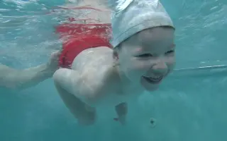 Od náhlej cievnej príhody k prvému kroku: Podporte malú Trinity