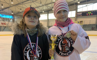 Podporte dievčenský hokejový tím - Slovak Miracles