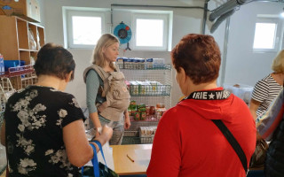 Komunita sa stáva rodinou - potraviny pre ľudí z Ukrajiny v Prievidzi a okolí
