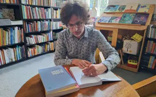 Odvaha k súcitu | Pomôžte Artforu vydať dôležitú knihu o ľuďoch a pre ľudí