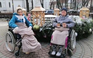 Pomôžte centru Robinson zabezpečiť stropný zdvihák a vybavenie pre rozvoj detí