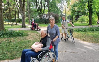 Podporte Tulipánový pochod pri príležitosti dňa Parkinsonovej choroby