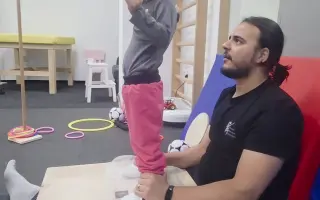 Pomôžme Emmke v obrovskej túžbe chodiť a napredovať Pomôžme Emmke v obrovskej túžbe chodiť a napredovať