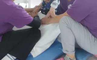 Jarko je po prasknutí aneuryzmy. Pomôžme ho postaviť na vlastné nohy.