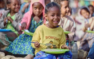 22€ ZMENÍ OSUD: darujte jedlo a vzdelanie počas celého školského roka