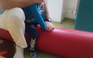 Jarko je po prasknutí aneuryzmy. Pomôžme ho postaviť na vlastné nohy.