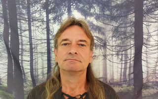 Podpor vydanie nového CD tramp-folkovej kapely OZVENA, jeho kúpou v predpredaji