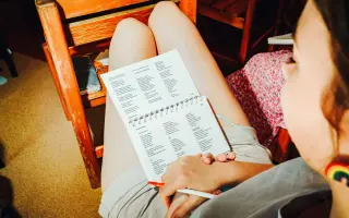 Zachráňme Letnú školu literatúry Medziriadky