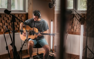 Miloš Paštrnák - podporte vydanie albumu Verný a Stály