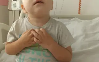 Pomôžme malému Adamkovi v boji s leukémiou