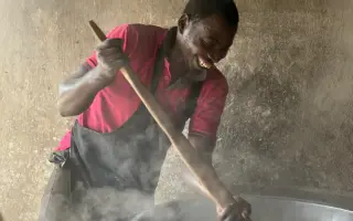 Pomohli ste vybudovať školskú kuchyňu pre deti v Ugande