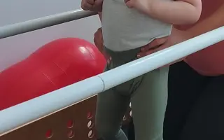 Pomôžme malému Tobiaskovi postaviť sa na nohy