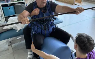 Zlomok sekundy zmenil náš život. Prosím, pomôžte Milošovi znovu kráčať.